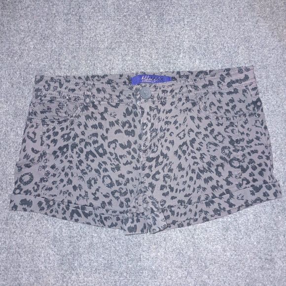 Juniors Miley Cyrus Max Azria Animal Print Shorts Size 9 - Picture 1 of 4